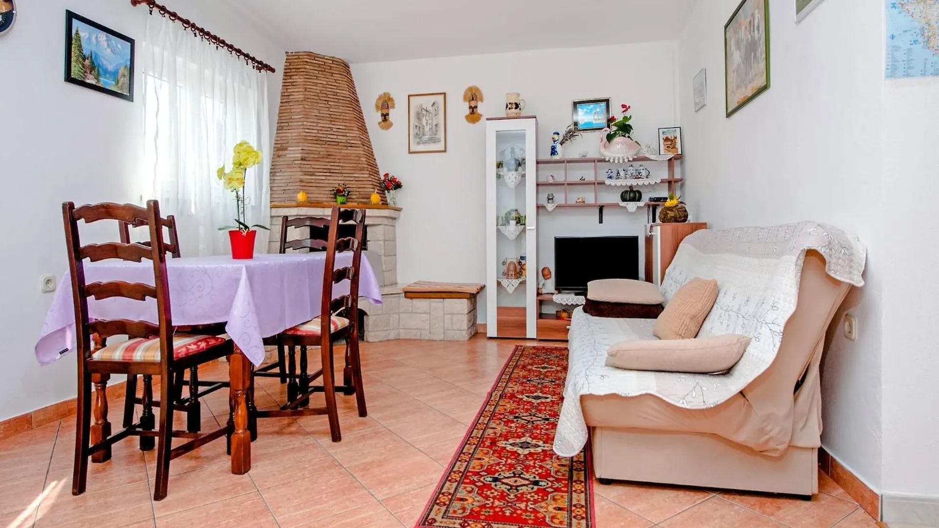 Nice Holiday Home With Private Terrace Rovinj
