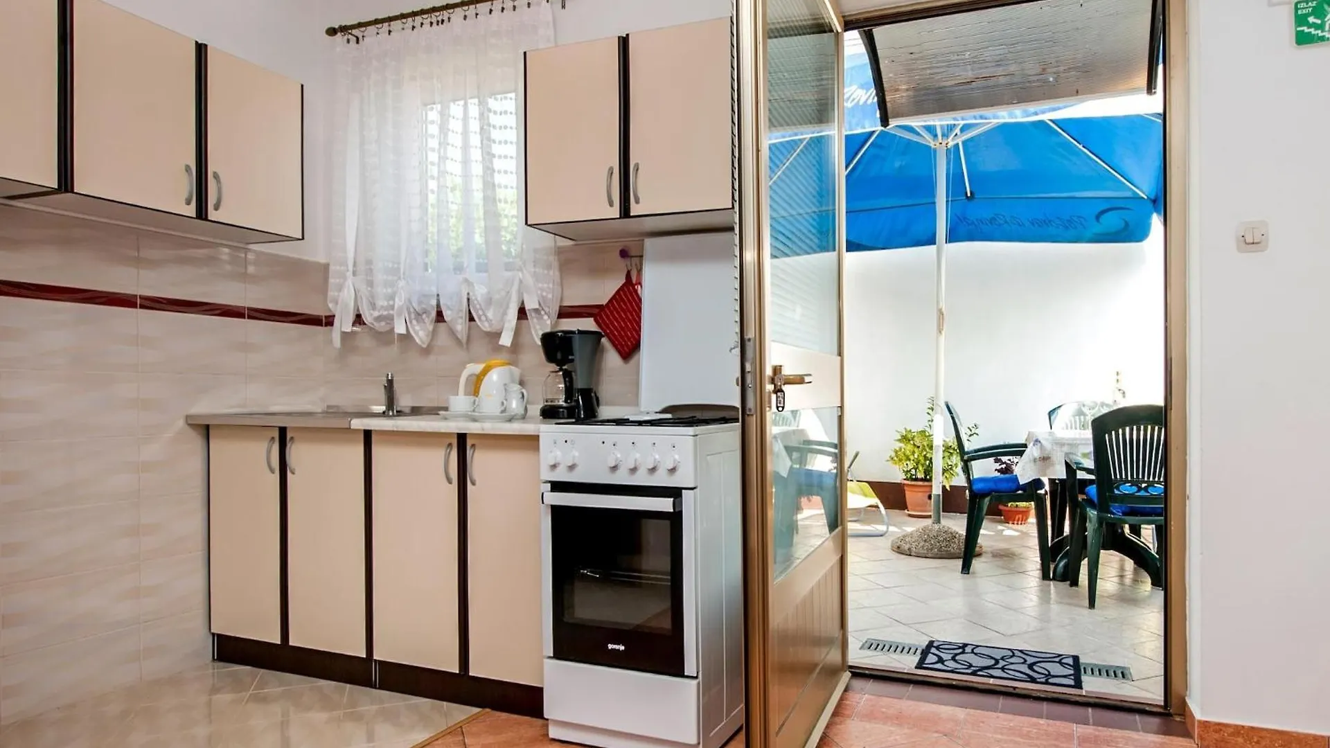Nice Holiday Home With Private Terrace 로비니 0*,  크로아티아